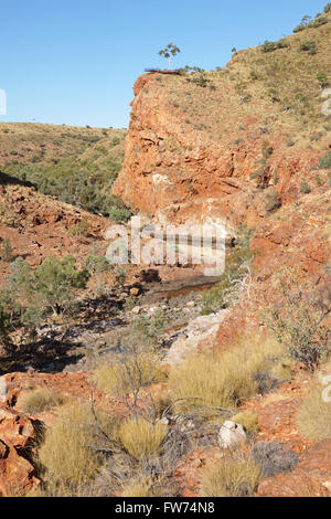 ALICE SPRINGS, Australien - Mai 1, 2015: Ormiston Gorge, Landschaft von West MacDonnell National Park am 1. Mai 2015 im nördlichen Te Stockfoto