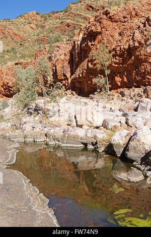 ALICE SPRINGS, Australien - Mai 1, 2015: Ormiston Gorge, Landschaft von West MacDonnell National Park am 1. Mai 2015 im nördlichen Te Stockfoto