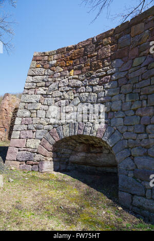 Rösten Ofen bei Cornwall Ofen im Einsatz 1742 bis 1883, National Historic Landmark, Lebanon County, Pennsylvania, USA. Stockfoto