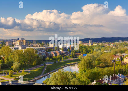 Stadtbild von Vilnius, Litauen. Blick von der Gediminas-Turm. Stockfoto