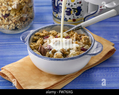 Zimt Agave Apfel Müsli Stockfoto