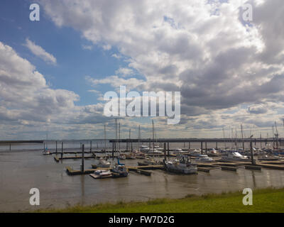 Langeoog Hafen - Gruppe von Segelbooten Stockfoto