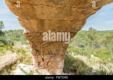 Detail eines Bogens der römische Aquädukt "Pont Del diable in Tarragona, Katalonien, Spanien Stockfoto