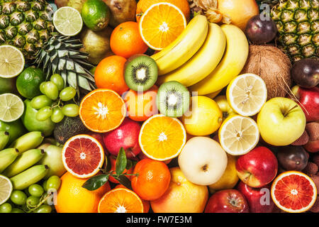 Frisches Obst Hintergrund. Gesunde Ernährung und Diät-Konzept. Winter-Sortiment. Ansicht von oben Stockfoto