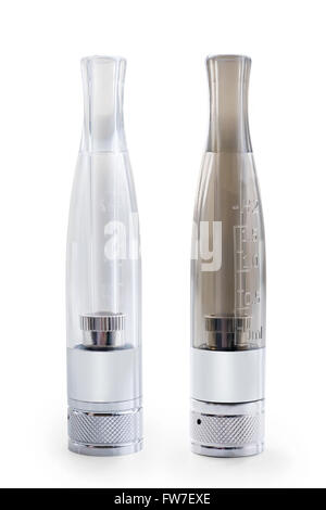 Zwei elektronische Zigarette Clearomizers isoliert auf weiss mit Beschneidungspfad Stockfoto