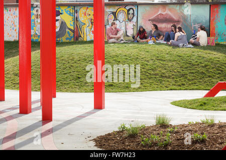 Artivity auf dem Grün, ein Skulpturenpark beliebt bei Jugendlichen und Familien, Dada Bezirk, Winston-Salem, North Carolina, USA. Stockfoto