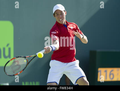 Key Biscayne, FL, USA. 31. März 2016. Key Biscayne, FL - 31.März: Kei Nishikori (JPN) in Aktion hier besiegt Gael Monfils (FRA) 46 63 76(3) während dieses Viertelfinale Spiel bei den Miami Open 2016 im Crandon Tennis Center in Key Biscayne, Florida. Bildnachweis: Andrew Patron/ZUMA Draht/Alamy Live-Nachrichten Stockfoto