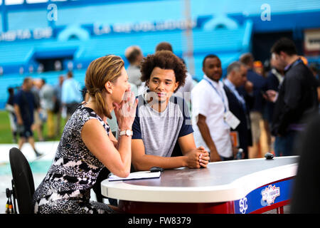 Havana, Florida, USA. 10. Juni 2012. WILL VRAGOVIC | Times.Tampa Bay Rays ab Krug Chris Archer (22) set mit ESPN Hannah Strom im Estadio Latinoamericano in Havanna, Kuba auf Montag, 21. März 2016. © Willen Vragovic/Tampa Bay Times / ZUMA Draht/Alamy Live News Stockfoto