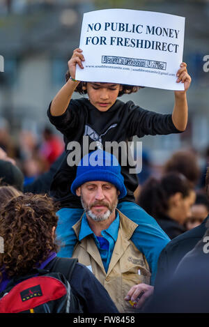 South Bronx, Vereinigte Staaten. 31. März 2016. Bernie Sanders, eine Zukunft zu glauben - South Bronx Rallye Credit: Erik Mc Gregor/Pacific Press/Alamy Live-Nachrichten Stockfoto