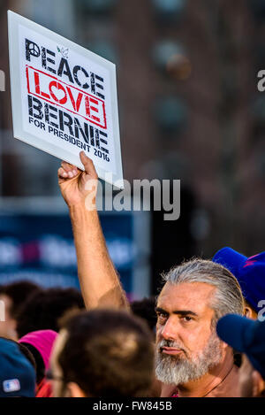 South Bronx, Vereinigte Staaten. 31. März 2016. Bernie Sanders, eine Zukunft zu glauben - South Bronx Rallye Credit: Erik Mc Gregor/Pacific Press/Alamy Live-Nachrichten Stockfoto