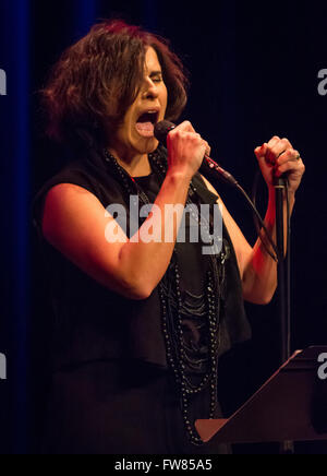 Malmö, Schweden. 31. März 2016. Fado star Cristina Branco in Konzert im Victoria-Teatern. Bildnachweis: Tommy Lindholm/Alamy Live-Nachrichten Stockfoto