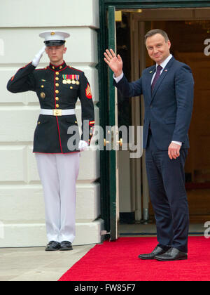 Andrzej Duda, Präsident der Republik Polen, richtig, kommt zu dem Arbeitsessen für Delegationsleiter bei Nuclear Security Summit auf dem South Lawn des weißen Hauses in Washington, DC auf Donnerstag, 31. März 2016. Bildnachweis: Ron Sachs/Pool über CNP - kein Draht-Dienst- Stockfoto