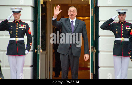 Präsidenten der aserbaidschanischen Republik Ilham Aliyev kommt für Arbeitsessen für Delegationsleiter bei Nuclear Security Summit auf dem South Lawn des weißen Hauses in Washington, DC auf Donnerstag, 31. März 2016. Bildnachweis: Ron Sachs/Pool über CNP - kein Draht-Dienst- Stockfoto