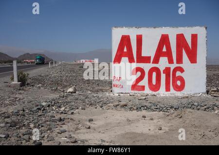 Plakate für politische Werbung sind in Peru bekannt. Aber Wände werden verwendet für die Darstellung der Namen der Kandidaten. -Alan (García) regierte bereits zweimal Peru: 1985-1990 und 2006-2011. Jetzt läuft er bei den Wahlen im April 2016. (2015-08-14) Stockfoto