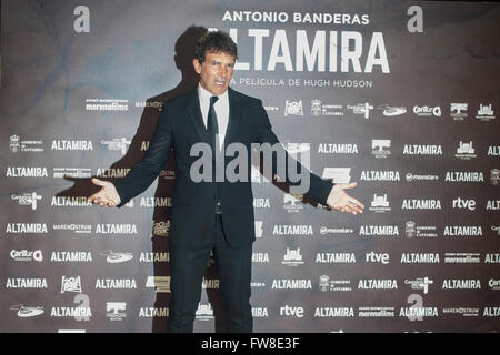 Santander, Spanien. 1. April 2016. Der Schauspieler Antonio Banderas bei der Premiere in Santander den Film "Altamira" (Regisseur Hugh Hudson) Credit: Joaquín Gómez Sastre/Alamy Live News Stockfoto