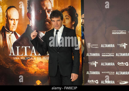 Santander, Spanien. 1. April 2016. Der Schauspieler Antonio Banderas bei der Premiere in Santander den Film "Altamira" (Regisseur Hugh Hudson) Credit: Joaquín Gómez Sastre/Alamy Live News Stockfoto