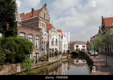 Schönen Blick auf einen kleinen Kanal in Oudewater, Utrecht, Niederlande. Stockfoto