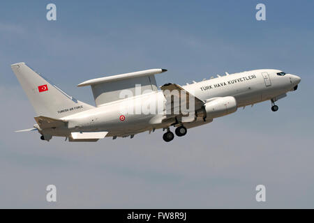 Eine türkische Luftwaffe Boeing 737-7ES Wedgetail, die Airborne Early Warning and Control (AEW & C) Plattform, Teilnahme an der 100 t Stockfoto