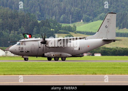 Eine italienische Luftwaffe Alenia C-27J Spartan Landung nach einer Präsentation in Zeltweg, Österreich. Stockfoto