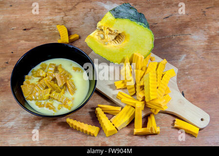 Kürbis von Zuckerbrot gemacht von Früchten in Kokosmilch und Zucker gekocht Stockfoto