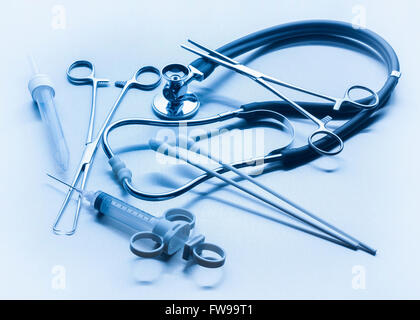 Medizinische Instrumente, die von Ärzten in Krankenhäusern verwendet werden Stockfoto
