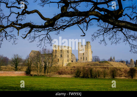 Helmsley Castle - eine mittelalterliche Burg befindet sich in der Stadt von Helmsley North Yorkshire England Markt Stockfoto