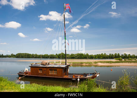 Traditionellen Holzboot auf der Loire, Le Thoureil, Departement Maine-et-Loire, Frankreich Stockfoto