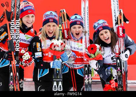 Nove Mesto Na Morave, Tschechische Republik - 24. Januar 2016: FIS Cross Country Weltcup, Damen 4 x 5.0 km Relais Klassiker/frei. Stockfoto