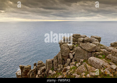 Granitfelsen an Pordenack Stelle in der Nähe von Endland, Cornwall, England, UK Stockfoto