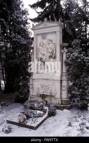 AUT, Österreich, Wien, das Grab des Komponisten Franz Schubert auf dem Zentralfriedhof.  AUT, Oesterreich, Wien, Das Grab des Ko Stockfoto