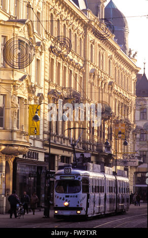 Europa, Österreich, Linz, Häuser in der Straße Landstraße im alten Teil der Stadt.  Europa, Oesterreich, Linz, Haeuser in der Stockfoto