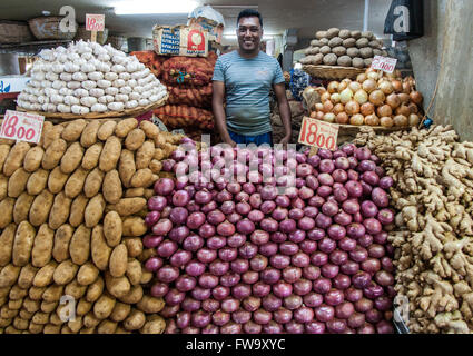 Gemüsehändler auf dem Markt in Port Louis, der Hauptstadt von Mauritius. Stockfoto