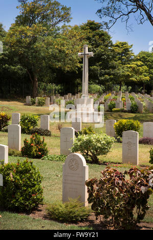 Sri Lanka, Trincomalee, Uppuveli, Commonwealth War Cemetery, Gräber und wichtigsten Kreuz memorial Stockfoto