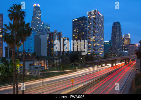 Hafen-Autobahn in Los Angeles bei Nacht Stockfoto