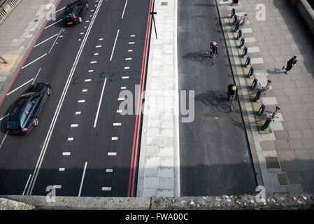 Zyklus Lane Superhighway neue Thames Embankment Stockfoto