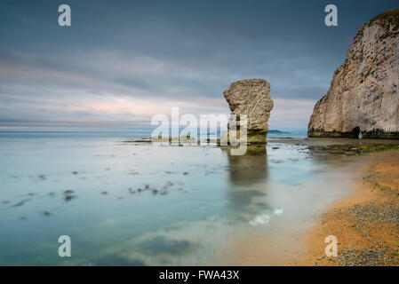 Felsformation im Jurrassic Küste Strand in Dorset, UK, Langzeitbelichtung Stockfoto