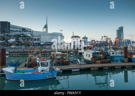 Abend im Hafen von Portsmouth. Stockfoto