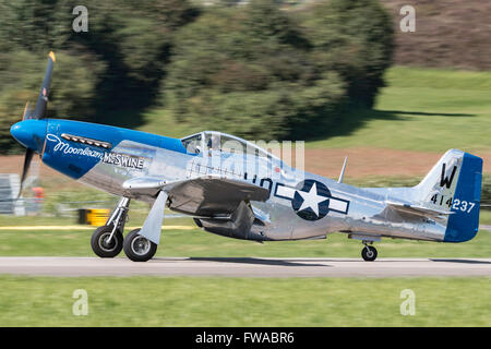 North American Aviation P - 51D Mustang Weltkrieg Kampfflugzeuge (F-AZXS) "Moonbeam McSwine" Stockfoto