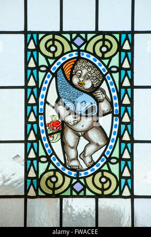 Köln, Ehrenfeld, Venloer Strasse, Fensterdetail Im Jugendstil-Kuppelsaal Im Neptunbad. Das Neptunbad Wurde 1912 in Köln-Ehrenfe Stockfoto
