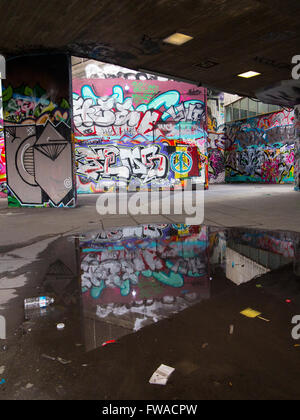 Southbank Skatepark graffiti Stockfoto