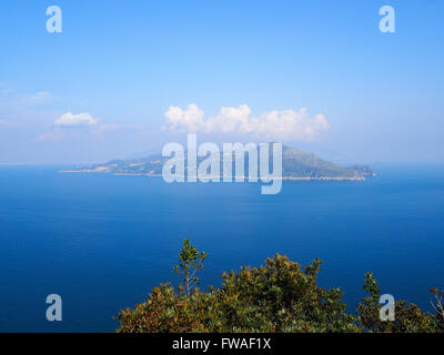 Punta Campanella, Golf von Neapel, wie gesehen von der Insel capri Stockfoto