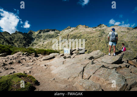 Ruhe in Los Barrerones, route, Circo de Gredos. Hoyos del Espino, Ávila, Kastilien und León. Spanien, Europa Stockfoto