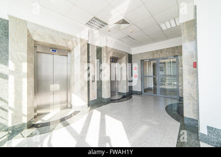 Der Aufzug Lobby - zwei Lift und Tür geschlossen Stockfoto