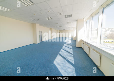 -Openspace - riesige Glas Platz-geschossige Bürogebäude Stockfoto