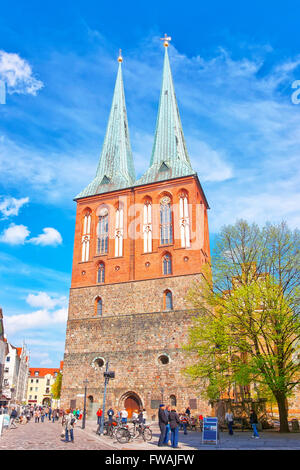 St. Nikolaus Kirche in Berlin in Deutschland. Nikolaikirche ist die älteste Kirche Berlins. Das Hotel befindet sich im Stadtteil Mitte. Stockfoto