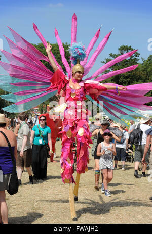 Heißem Wetter im Jahr auf dem Glastonbury Festival, Pilton Somerset Juni 2010 Stockfoto