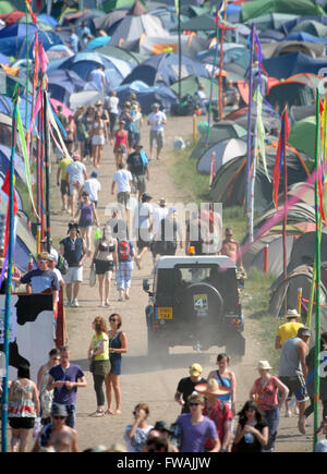 Heiß und staubig im Jahr auf dem Glastonbury Festival, Pilton Somerset Juni 2010 Stockfoto