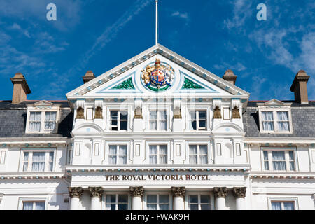 Vorderseite des James Burton entworfen Royal Victoria Hotel am Strand von St. Leonards-on-Sea, East Sussex, UK Stockfoto