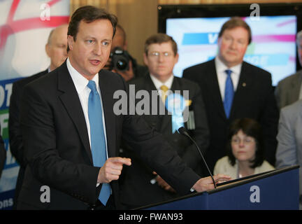 Foto: David Cameron kommt in Belfast für ein Treffen mit den Unionisten. David William Donald Cameron geboren 9 Octo Stockfoto