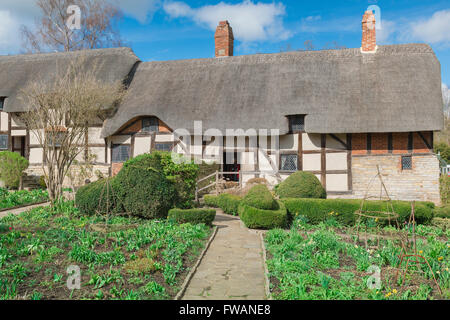 Anne Hathaway Cottage UK, Blick auf Anne Hathaway's Cottage und Garten in Shotley, in der Nähe von Stratford Upon Avon, England. Stockfoto